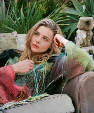 chloegracemoretz (1).jpg