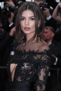 Emily Ratajkowski Sexy 38 thefappeningblog.com.jpg