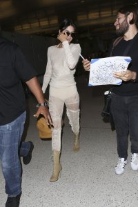 Kendall Jenner See Through 8 thefappeningblog.com.JPG