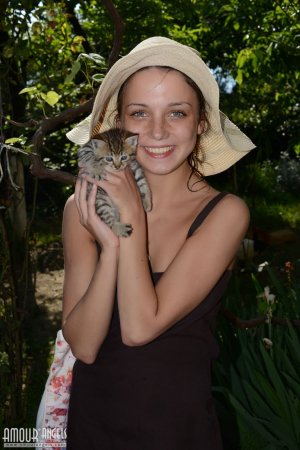 0605-14 thefappeningblog.com.jpg