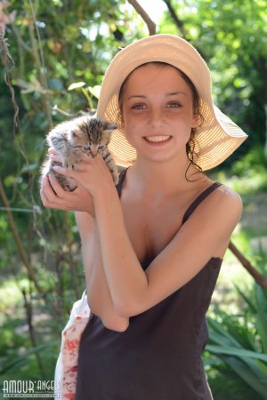 0605-15 thefappeningblog.com.jpg