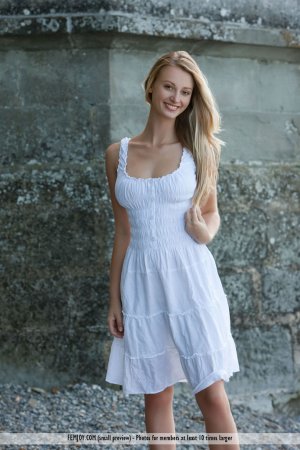 carisha-feels-good-ii-01 thefappeningblog.com.jpg