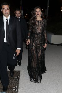 Sara Sampaio Sexy Photos 1 thefappeningblog.com.jpg