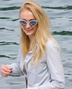 Sophie Turner Sexy 4 thefappeningblog.jpg