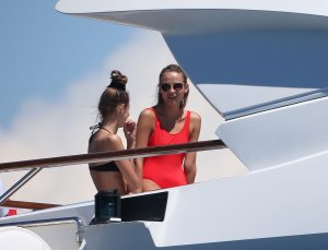 Natasha Poly Sexy 20 thefappeningblog.com.jpg