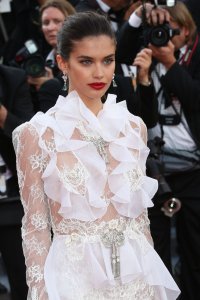 Sara Sampaio Sexy 1 thefappeningblog.com.jpg