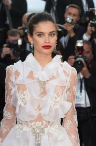 Sara Sampaio Sexy 10 thefappeningblog.com.jpg