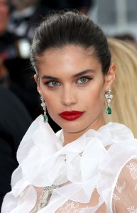 Sara Sampaio Sexy 16 thefappeningblog.com.jpg