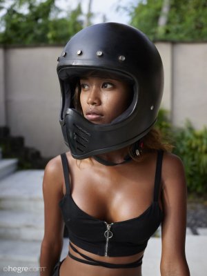 0002-01 thefappeningblog.com.jpg