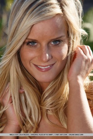 miela-a-ebene-15 thefappeningblog.com.jpg