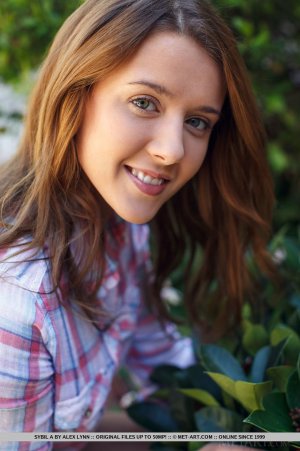 sybil-ais-naughty-and-wants-to-expose-her-amazing-curves-08 thefappeningblog.com.jpg