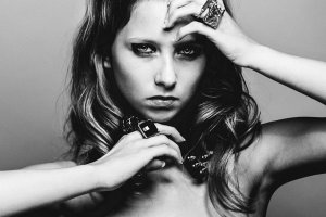 Nikita Klaestrup Naked 09.jpg