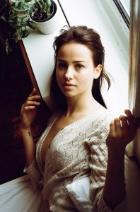 Leticia Peres Topless 06.jpg