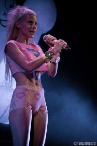 Yolandi Visser Naked 22.jpg