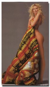 Claudia Schiffer Naked 04.jpg
