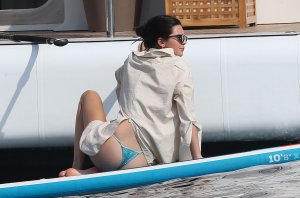 Kourtney Kardashian & Kendall Jenner Sexy New Photos 16.jpg