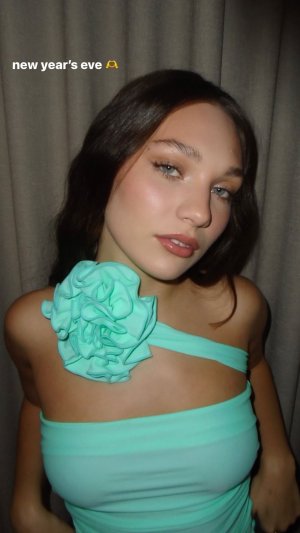 maddieziegler-01012023-0001.jpg