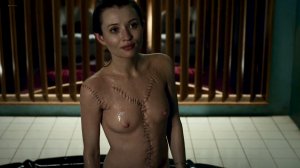 Emily_Browning_-_American_Gods__2017__s1e5_HD_1080p_web.00_00_33_12.Still004.jpg