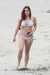 Ariel Winter Sexy Bikini 20 thefappeningblog.com.jpg
