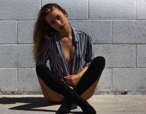 Vienna Kendall Nude & Sexy 73 thefappeningblog.com.jpg