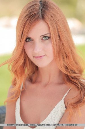 roberta-berti-isteyi-01 thefappeningblog.com.jpg