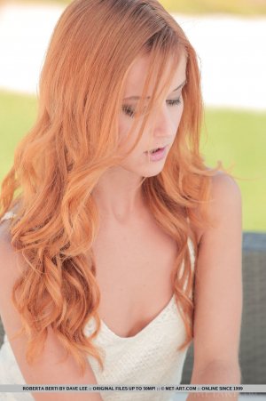 roberta-berti-isteyi-02 thefappeningblog.com.jpg