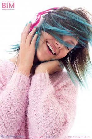 cute-and-wacky-mellisa-shows-off-her-sexy-and-seductive-side-02 thefappeningblog.com.jpg