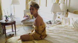 Hailey Baldwin scr 15.jpg