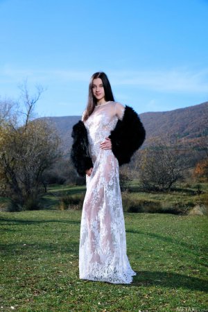 0011-01 thefappeningblog.com.jpg