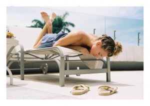 Bregje Heinen Sexy Topless 61 thefappeningblog.com.jpeg