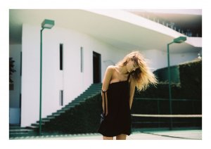 Bregje Heinen Sexy Topless 68 thefappeningblog.com.jpeg