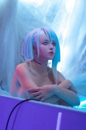 37_Lucy_Cyberpunk_Edgerunners_bath_5.jpg
