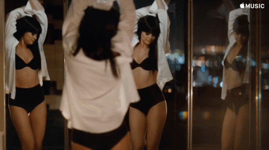 selena-gomez-mirror-dancing.gif