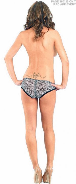 Rosie Jones 360 GIF 01_0017_Capa 17.jpg