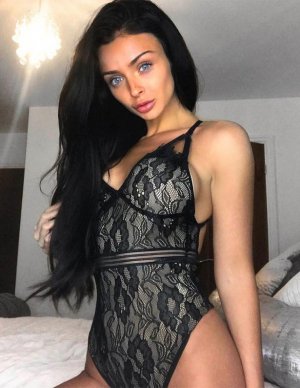 0_Kady-McDermott-Instagram-lingerie-pic-1464872.jpeg