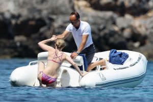 Emily Blunt Sexy 4 thefappeningblog.com.jpg