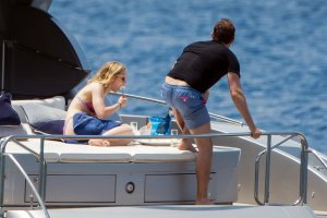 Emily Blunt Sexy 11 thefappeningblog.com.jpg