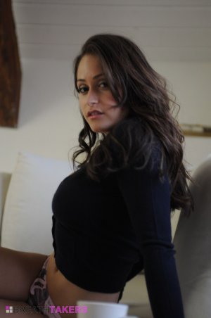 0002-02 thefappeningblog.com.jpg