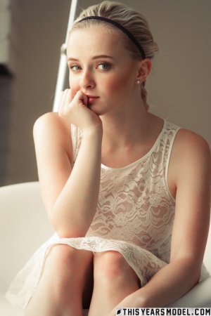 0376-02 thefappeningblog.com.jpg