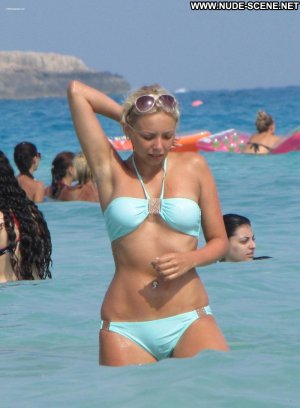 sacha-parkinson-cute-babe-posing-hot-blonde-bikini-beach-13.jpg