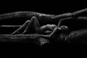 Izabella Wasiniewska Naked 6 thefappeningblog.com.jpg