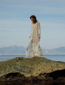 Julia Van Os Nude & Sexy 5 thefappeningblog.com.jpg