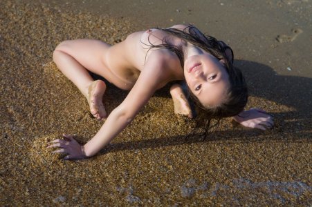 caesaria-a-begirada-12 thefappeningblog.com.jpg