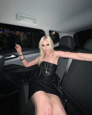taylor-momsen_thefappeningblog.com_0008.jpg