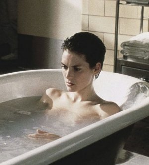 Winona-Ryder-Nude-Explicit-Pics-And-GIF-2020-TheFappening.Pro-2.jpg
