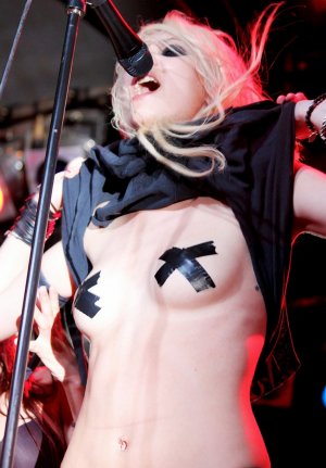 Taylor-Momsen-Nude-TheFappening.Pro-27.jpg