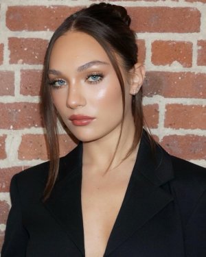 maddie Ziegler (2).jpg