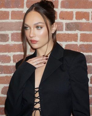 maddie Ziegler (4).jpg