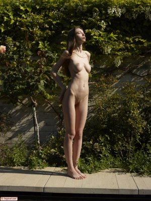 aya-beshen-has-a-perfect-body-to-show-02 thefappeningblog.com.jpg