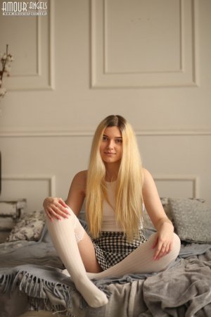 0016-02 thefappeningblog.com.jpg